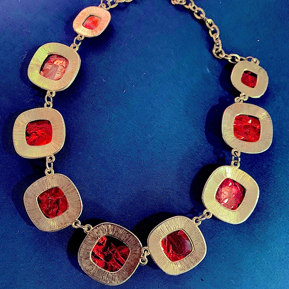Red foil statement piece - Picture 2 of 2